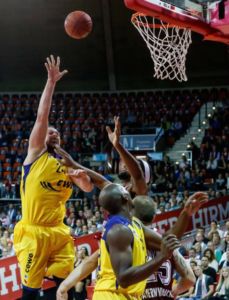 拉杆动作是 拉杆动作是